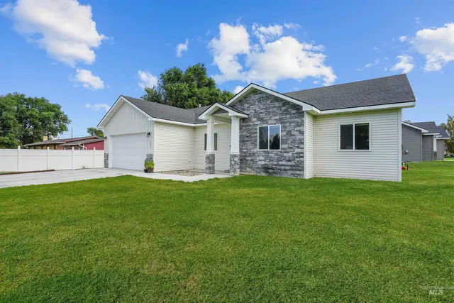 $355,000 | 1937 15th Street, Heyburn, ID 83336