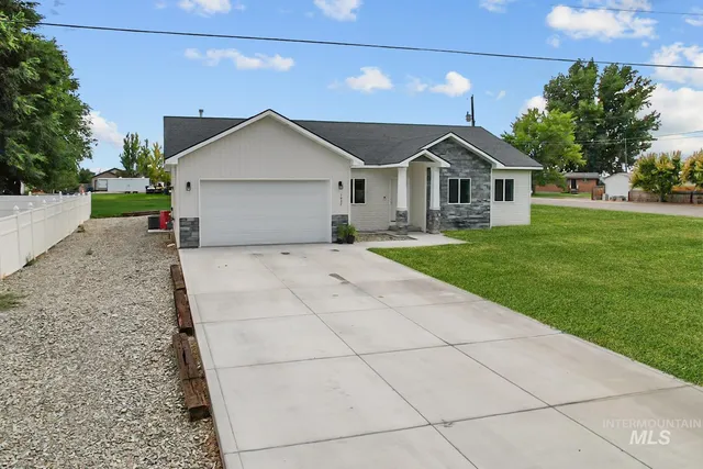 $355,000 | 1937 15th Street, Heyburn, ID 83336
