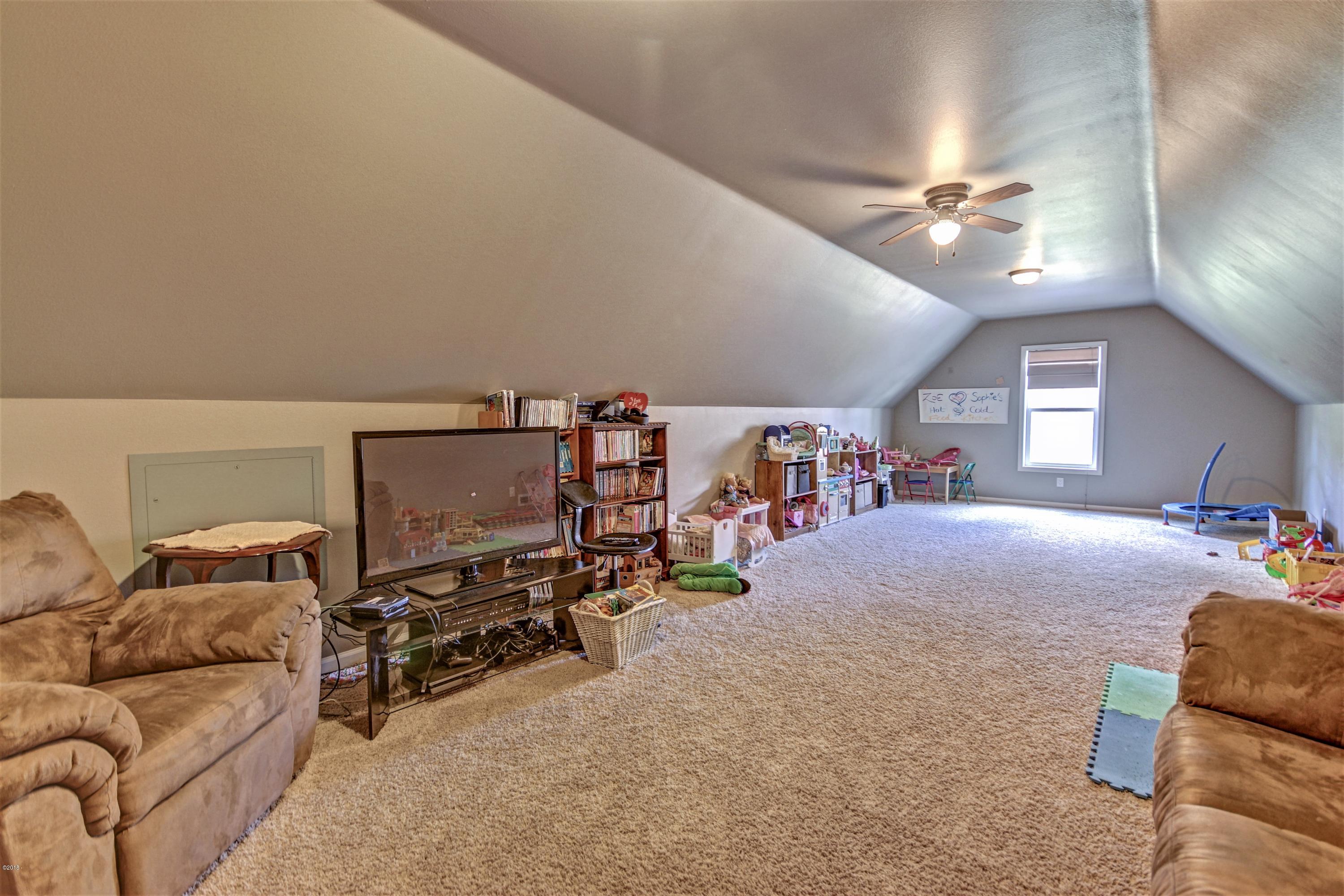 225 Elk City Road Toledo, OR 97391 - Photo 29 of 42 Upper level Family Room