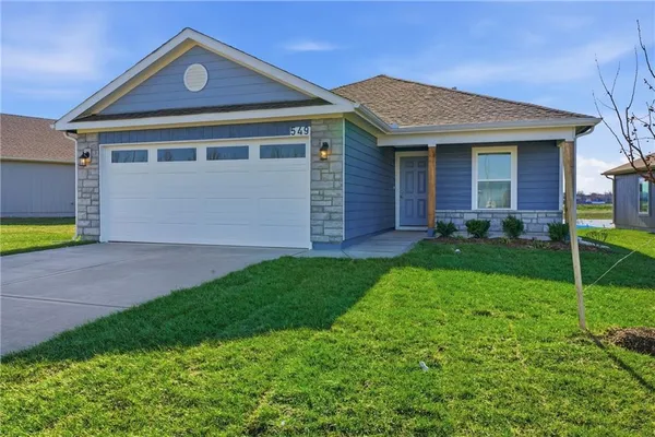 $380,090 | 605 West Bluebird Street, Gardner, KS 66030