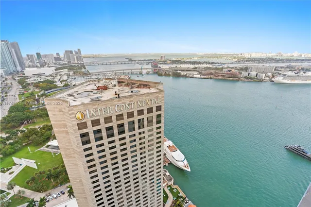 $495,000 | 335 South Biscayne Boulevard, Unit UPH02, Miami, FL 33131