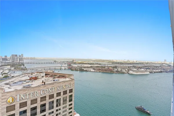 $495,000 | 335 South Biscayne Boulevard, Unit UPH02, Miami, FL 33131