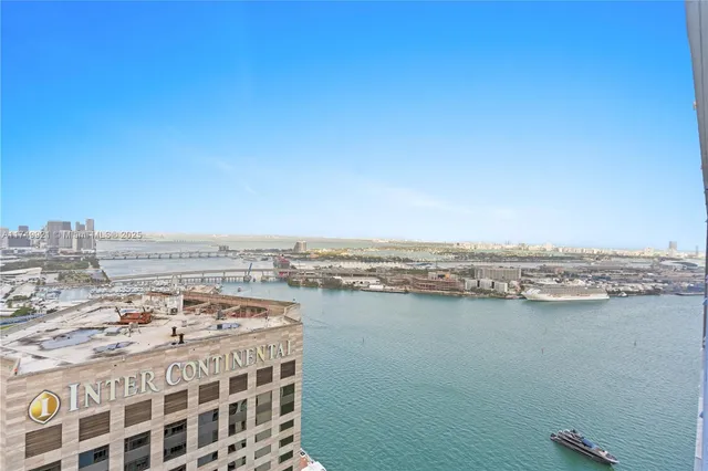 $495,000 | 335 South Biscayne Boulevard, Unit UPH02, Miami, FL 33131