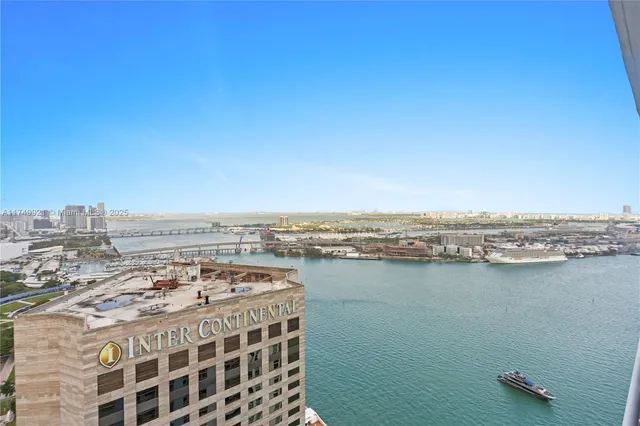 $495,000 | 335 South Biscayne Boulevard, Unit UPH02, Miami, FL 33131