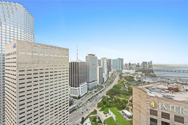 $495,000 | 335 South Biscayne Boulevard, Unit UPH02, Miami, FL 33131