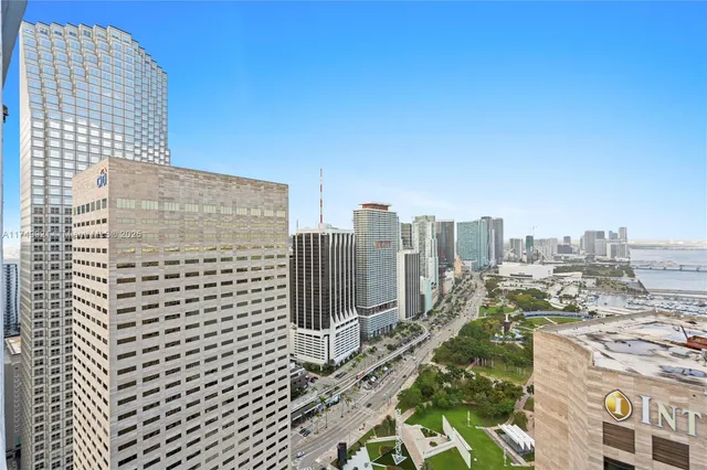 $495,000 | 335 South Biscayne Boulevard, Unit UPH02, Miami, FL 33131