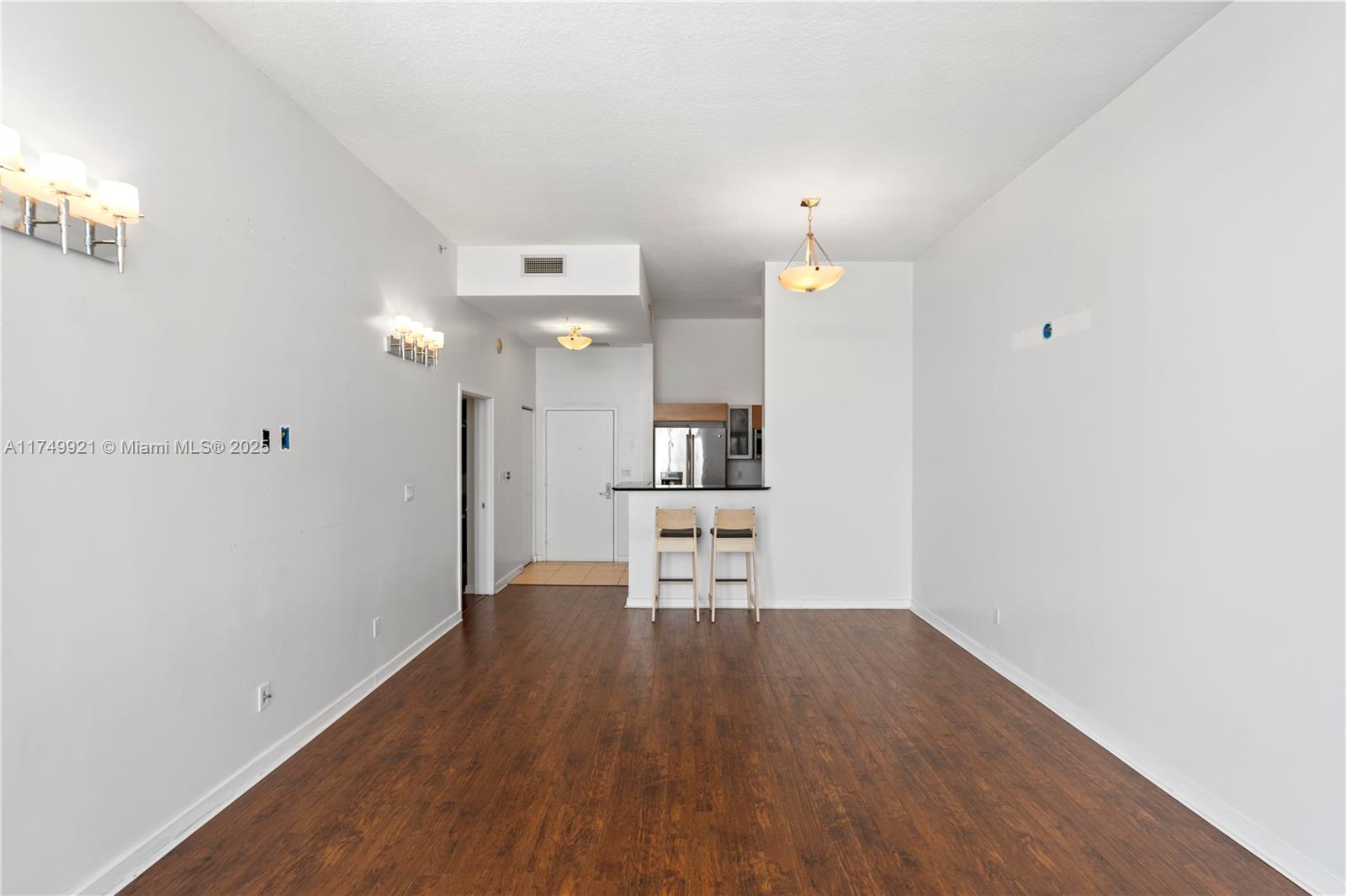 335 South Biscayne Boulevard, Unit UPH02 Miami, FL 33131 - Photo 19 of 40