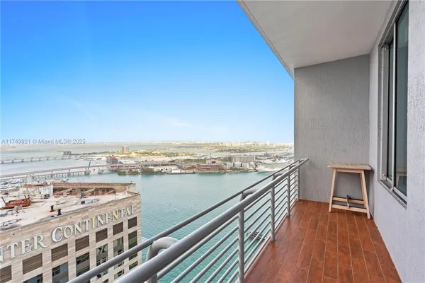 $495,000 | 335 South Biscayne Boulevard, Unit UPH02, Miami, FL 33131
