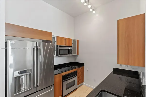 $495,000 | 335 South Biscayne Boulevard, Unit UPH02, Miami, FL 33131