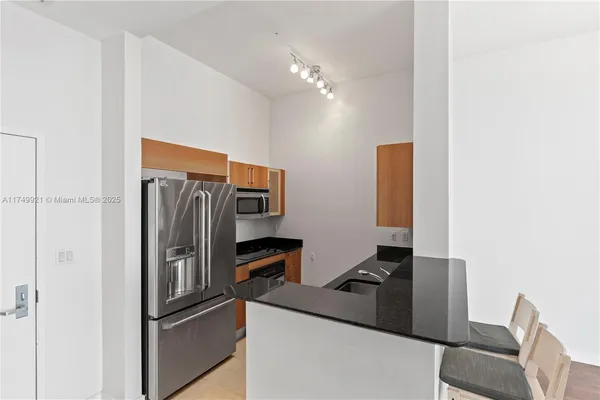 $495,000 | 335 South Biscayne Boulevard, Unit UPH02, Miami, FL 33131