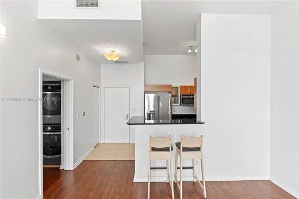 $495,000 | 335 South Biscayne Boulevard, Unit UPH02, Miami, FL 33131
