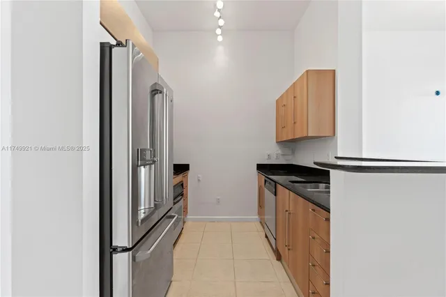 $495,000 | 335 South Biscayne Boulevard, Unit UPH02, Miami, FL 33131