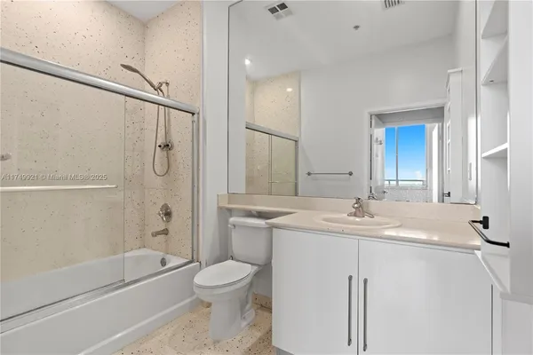 $495,000 | 335 South Biscayne Boulevard, Unit UPH02, Miami, FL 33131