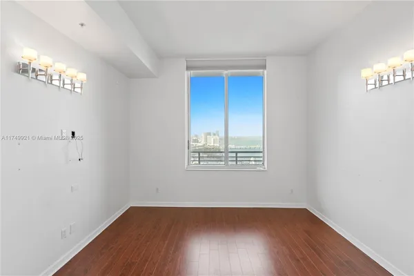$495,000 | 335 South Biscayne Boulevard, Unit UPH02, Miami, FL 33131