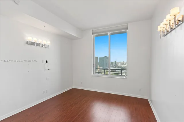 $495,000 | 335 South Biscayne Boulevard, Unit UPH02, Miami, FL 33131