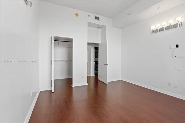 $495,000 | 335 South Biscayne Boulevard, Unit UPH02, Miami, FL 33131