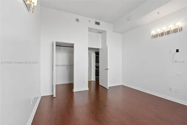 $495,000 | 335 South Biscayne Boulevard, Unit UPH02, Miami, FL 33131