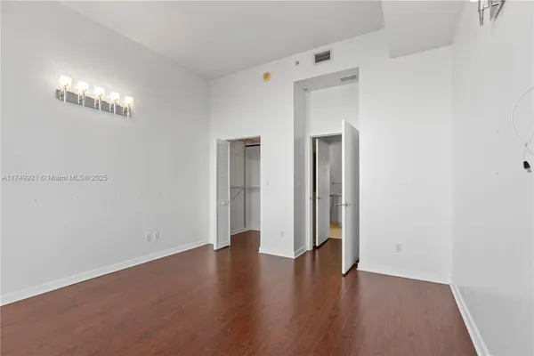 $495,000 | 335 South Biscayne Boulevard, Unit UPH02, Miami, FL 33131