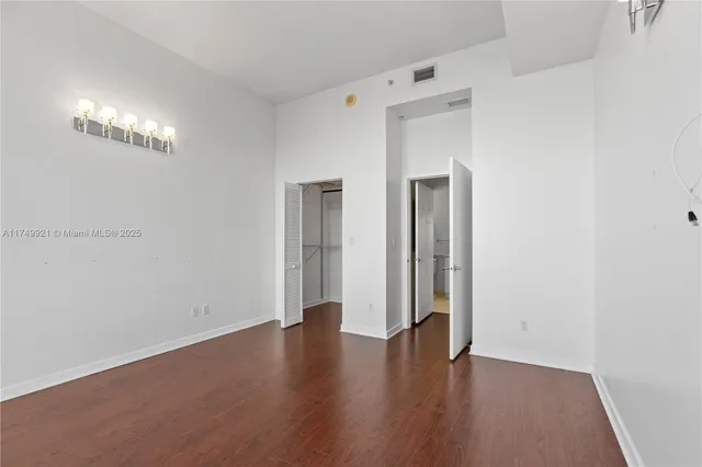 $495,000 | 335 South Biscayne Boulevard, Unit UPH02, Miami, FL 33131