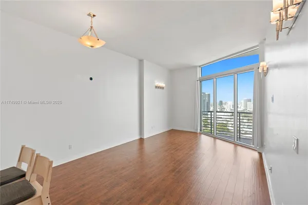 $495,000 | 335 South Biscayne Boulevard, Unit UPH02, Miami, FL 33131
