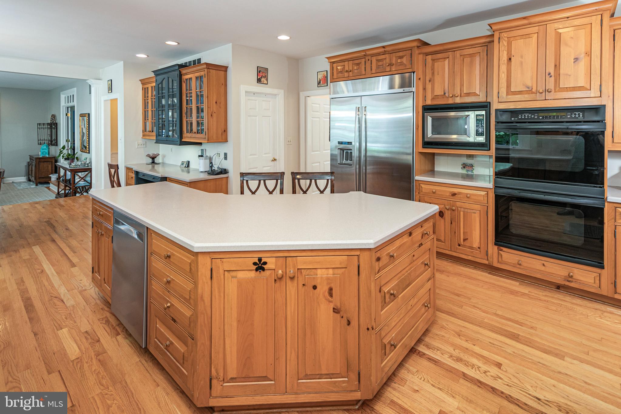 5 Woodmere Way Pennington, NJ 08534 - Photo 15 of 38