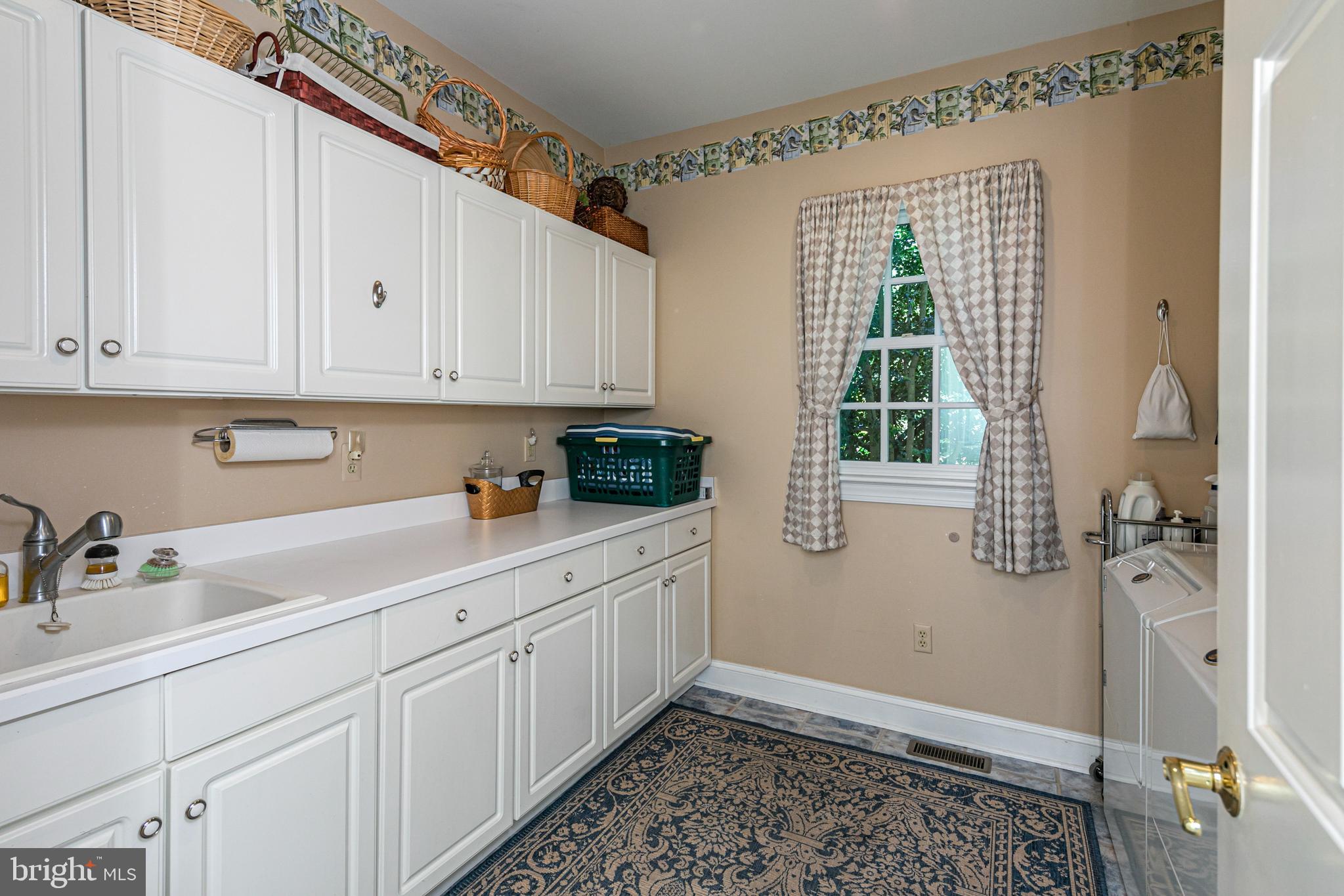 5 Woodmere Way Pennington, NJ 08534 - Photo 16 of 38