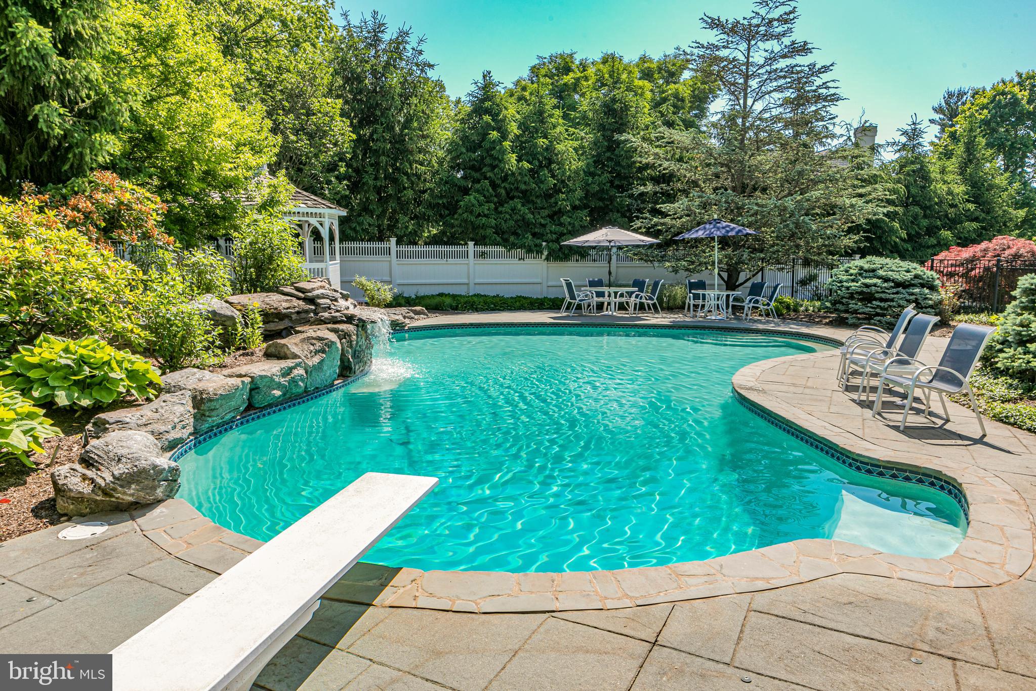 5 Woodmere Way Pennington, NJ 08534 - Photo 18 of 38