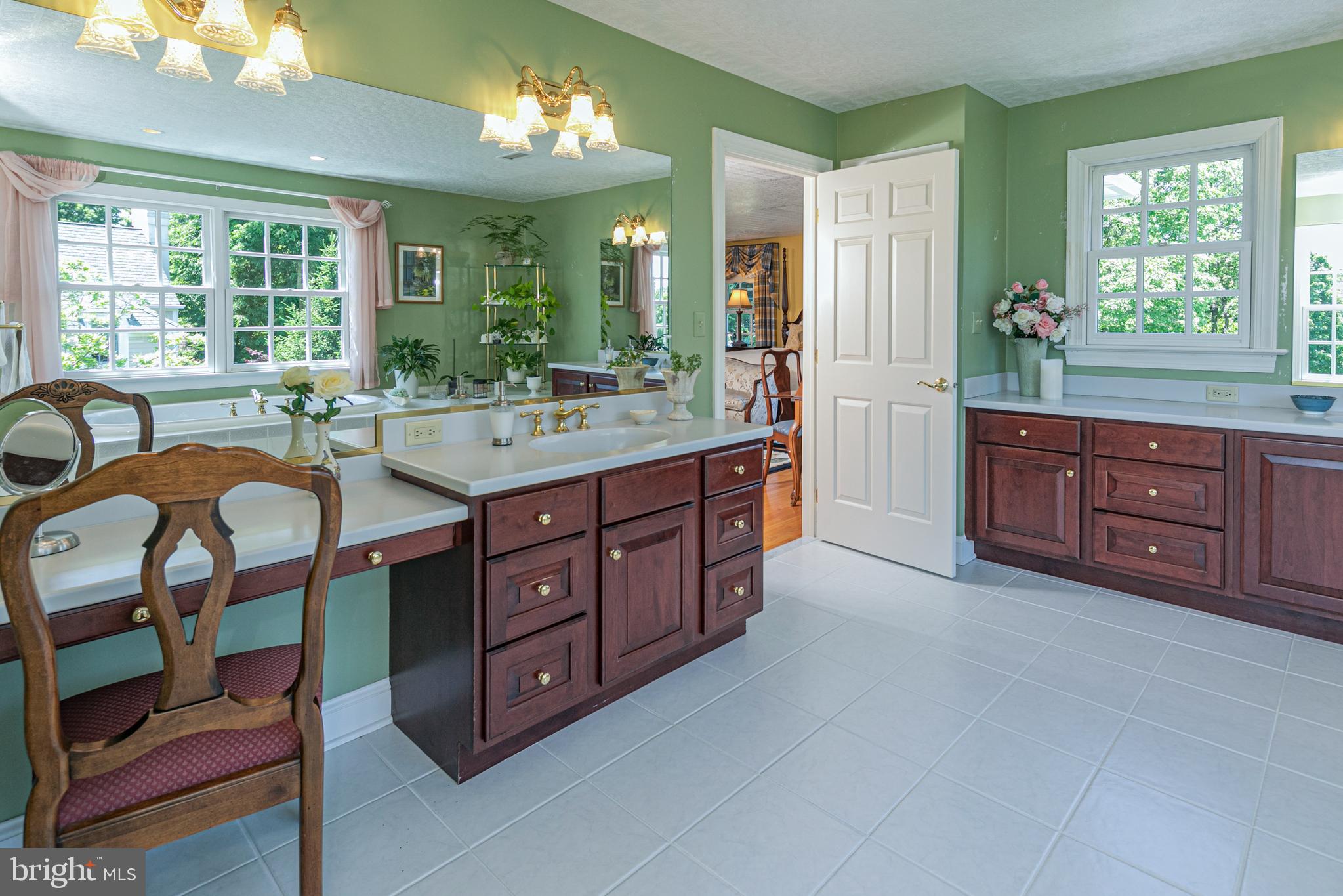 5 Woodmere Way Pennington, NJ 08534 - Photo 24 of 38