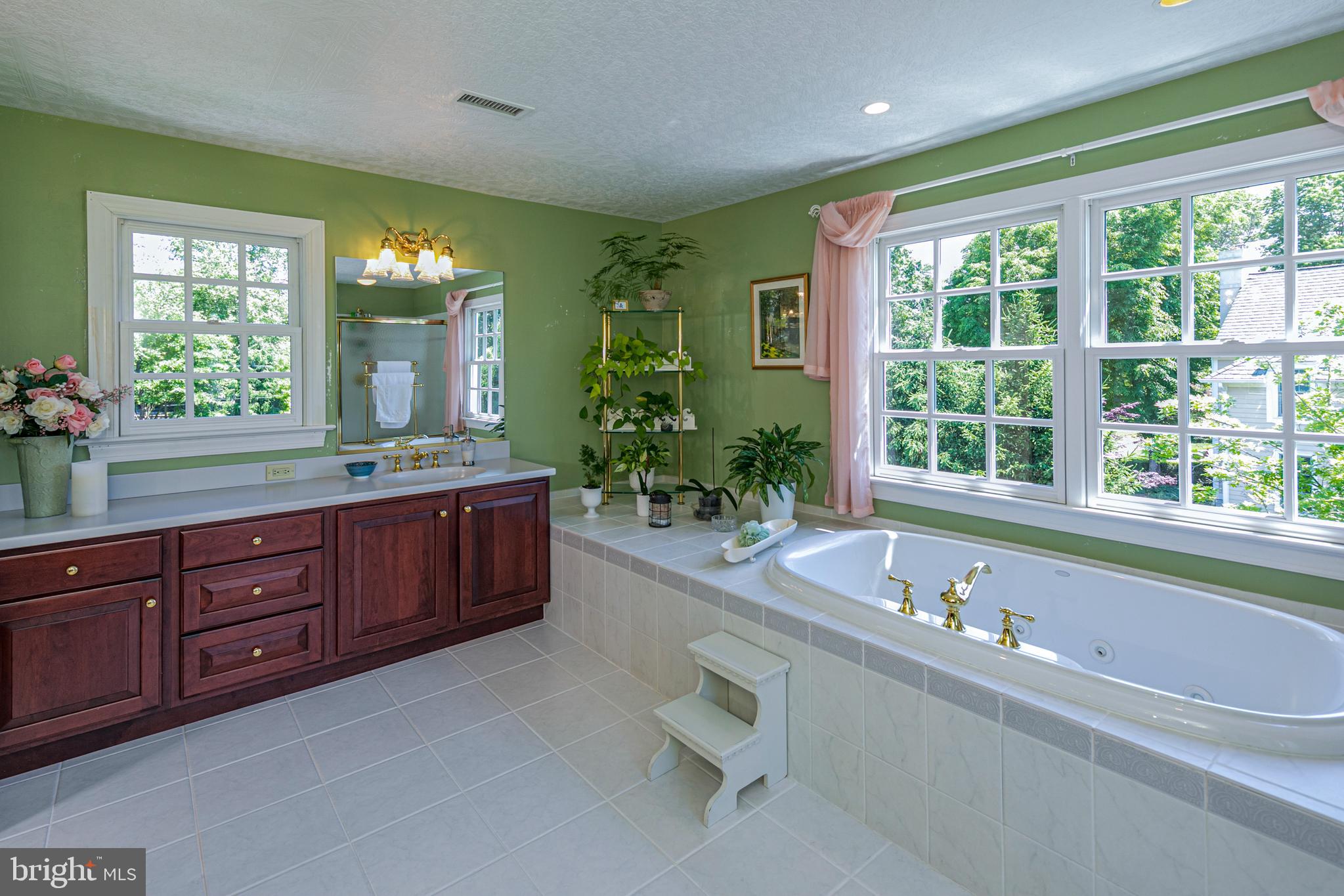 5 Woodmere Way Pennington, NJ 08534 - Photo 25 of 38