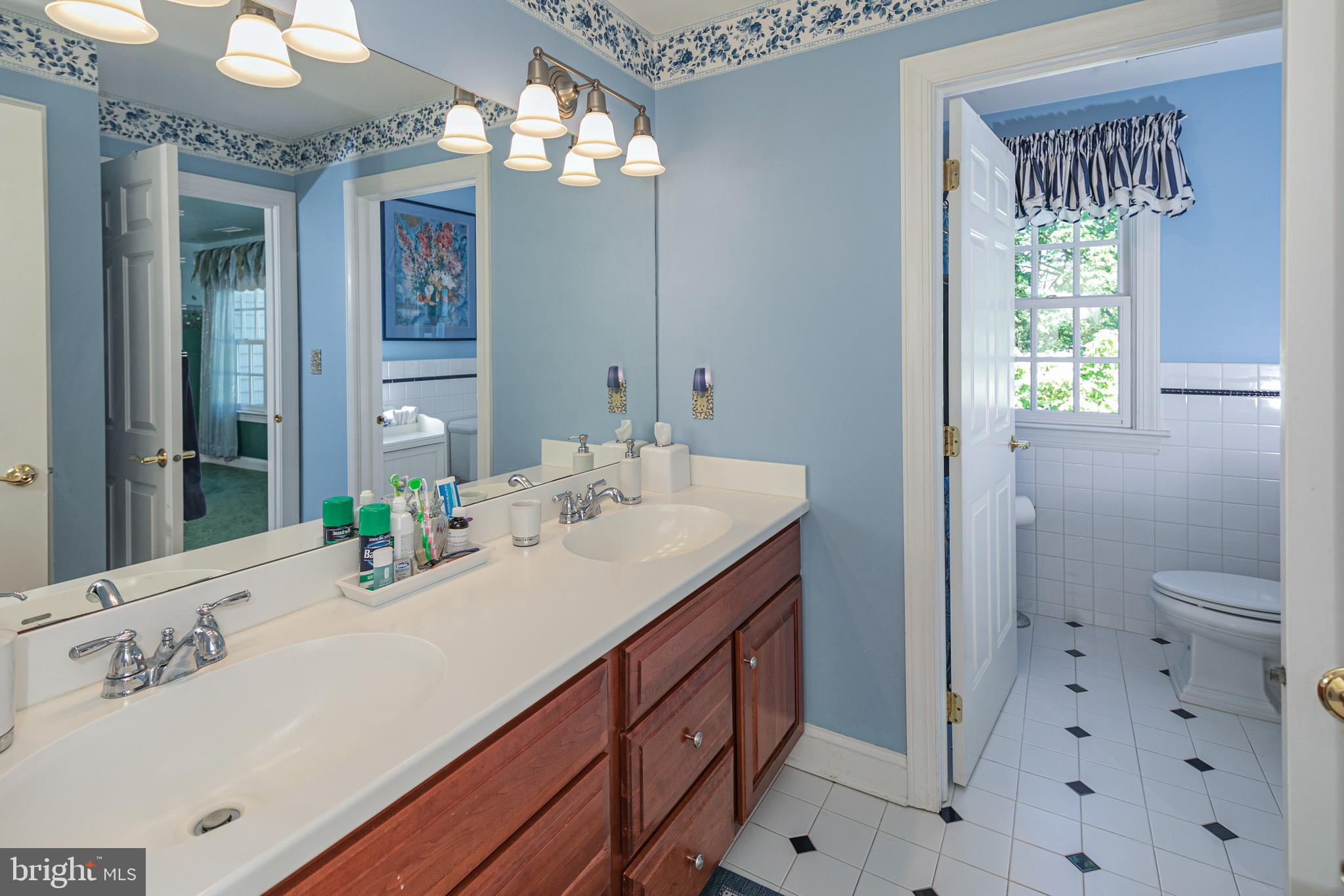 5 Woodmere Way Pennington, NJ 08534 - Photo 29 of 38