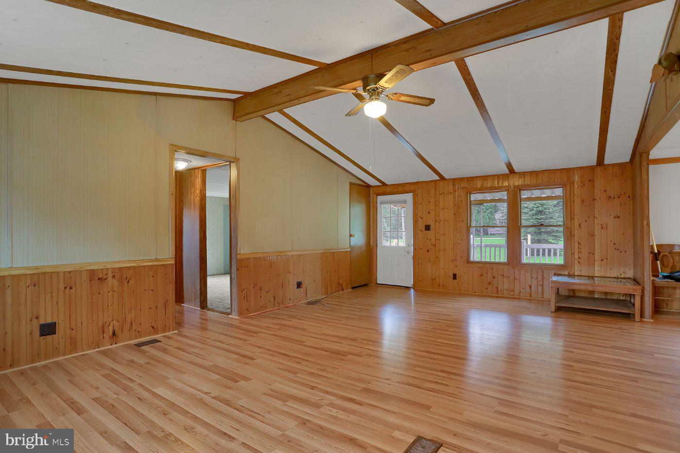 440 East Butter Road York, PA 17404 - Photo 4 of 43