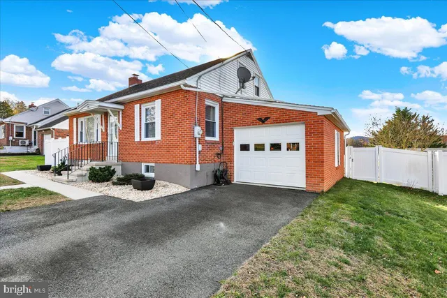 $2,500 | 88 East College Avenue, Wernersville, PA 19565