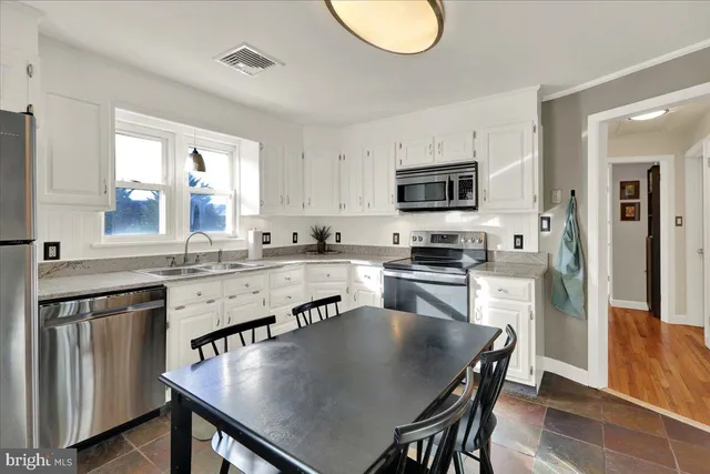 $2,500 | 88 East College Avenue, Wernersville, PA 19565