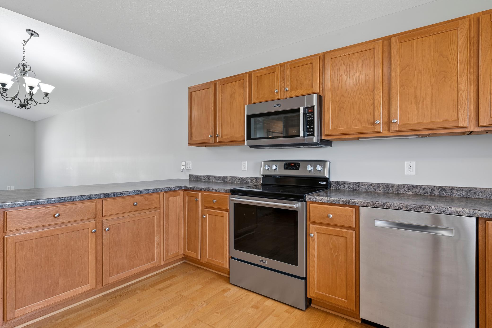 4528 Prairie View Place Northwest Rochester, MN 55901 - Photo 7 of 41 Gallery Image 7