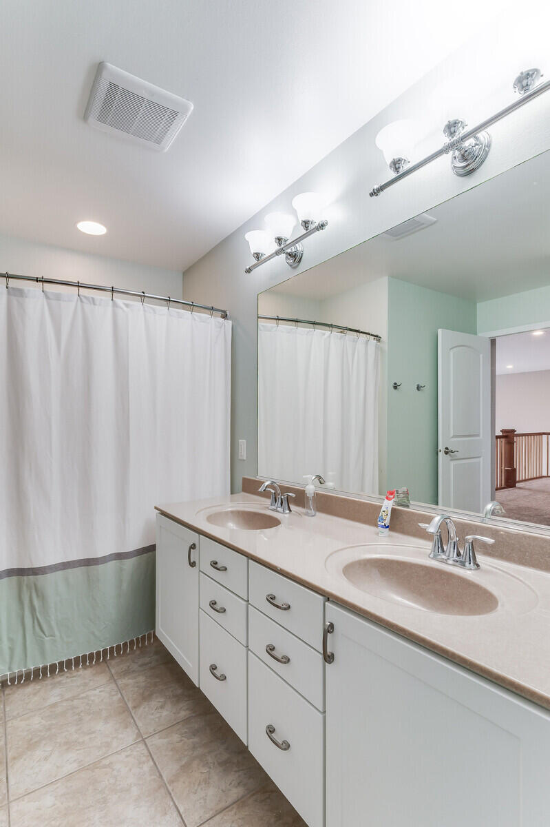 N5076 Wildflower Lane Hamilton, WI 54669 - Photo 31 of 47 35_N5076WildflowerLn_Bathroom1_2_mls