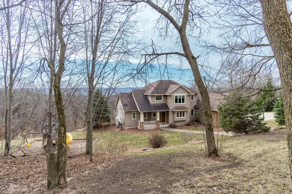 $765,900 | N5076 Wildflower Lane, Hamilton, WI 54669