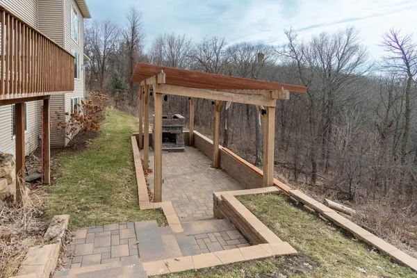 $765,900 | N5076 Wildflower Lane, Hamilton, WI 54669