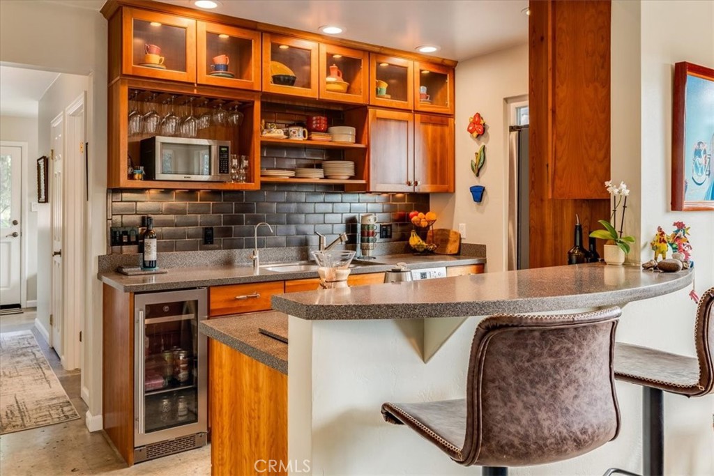 571 Corralitos Road Arroyo Grande, CA 93420 - Photo 20 of 54 Kitchen bar area
