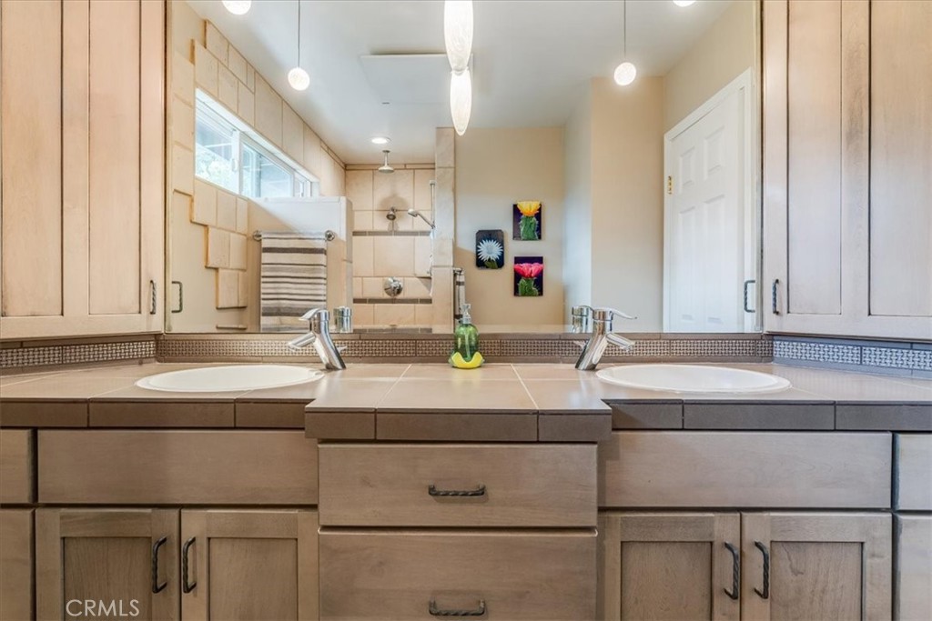 571 Corralitos Road Arroyo Grande, CA 93420 - Photo 31 of 54 Dual sinks