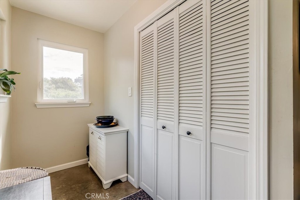 571 Corralitos Road Arroyo Grande, CA 93420 - Photo 34 of 54 Mud room and laundry