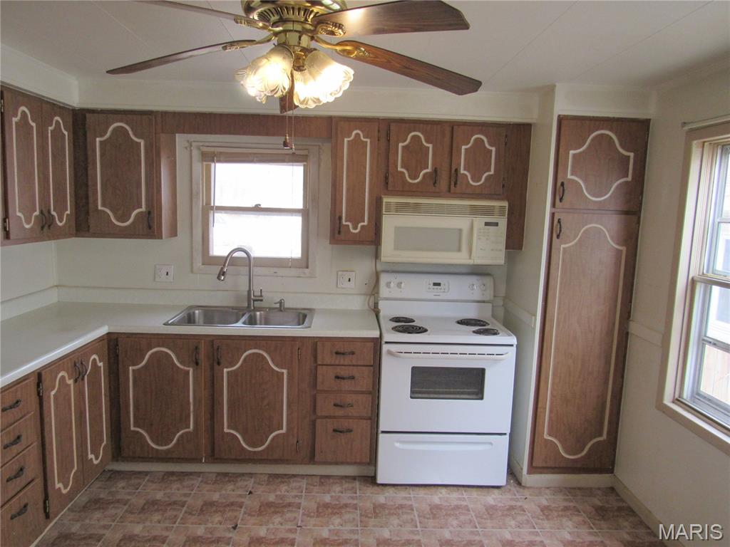 209 West 2nd S Street Mount Olive, IL 62069 - Photo 4 of 14