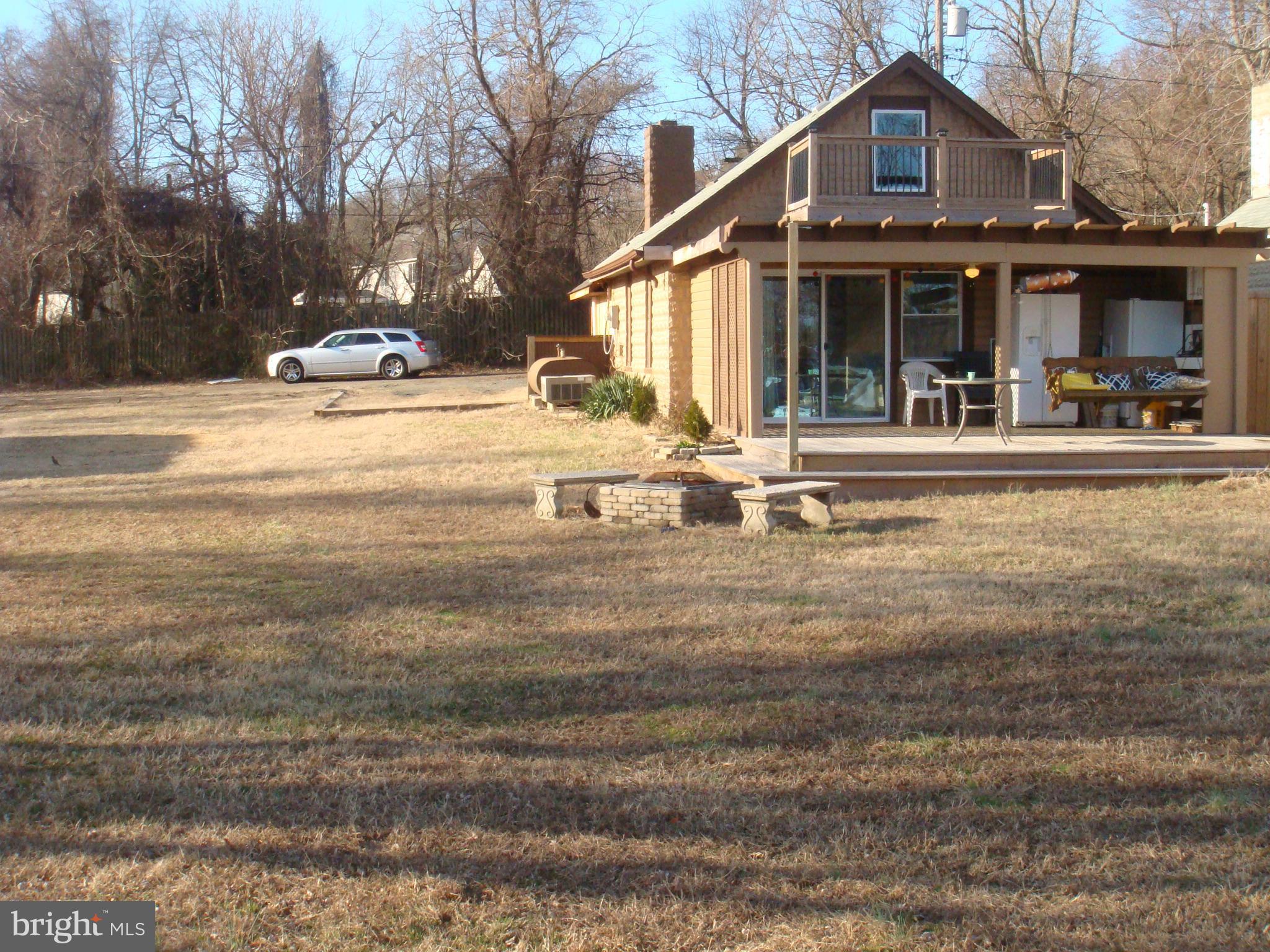 Exterior (Rear)