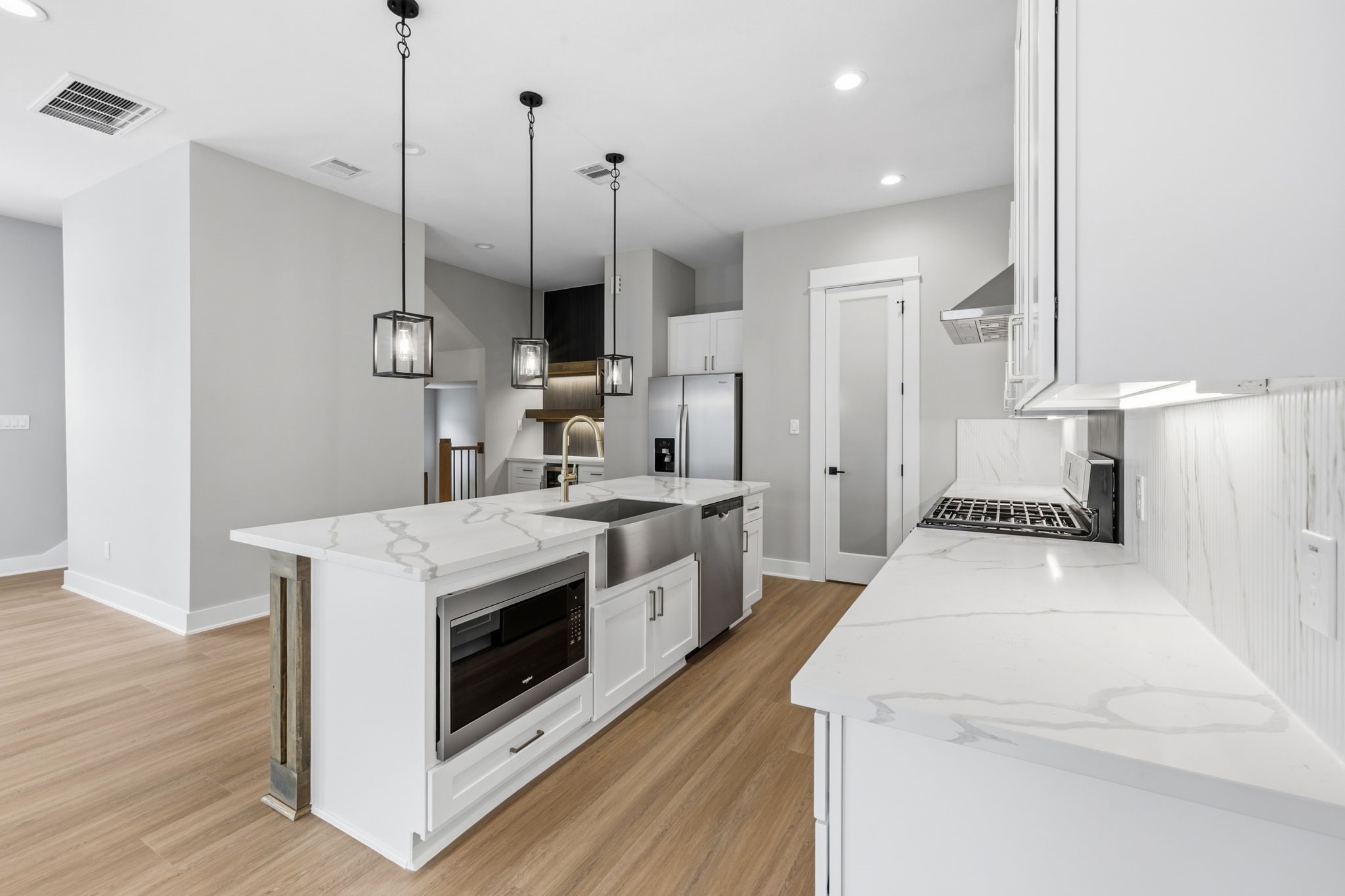 719 Thornton Road, Unit D Houston, TX 77018 - Photo 9 of 50