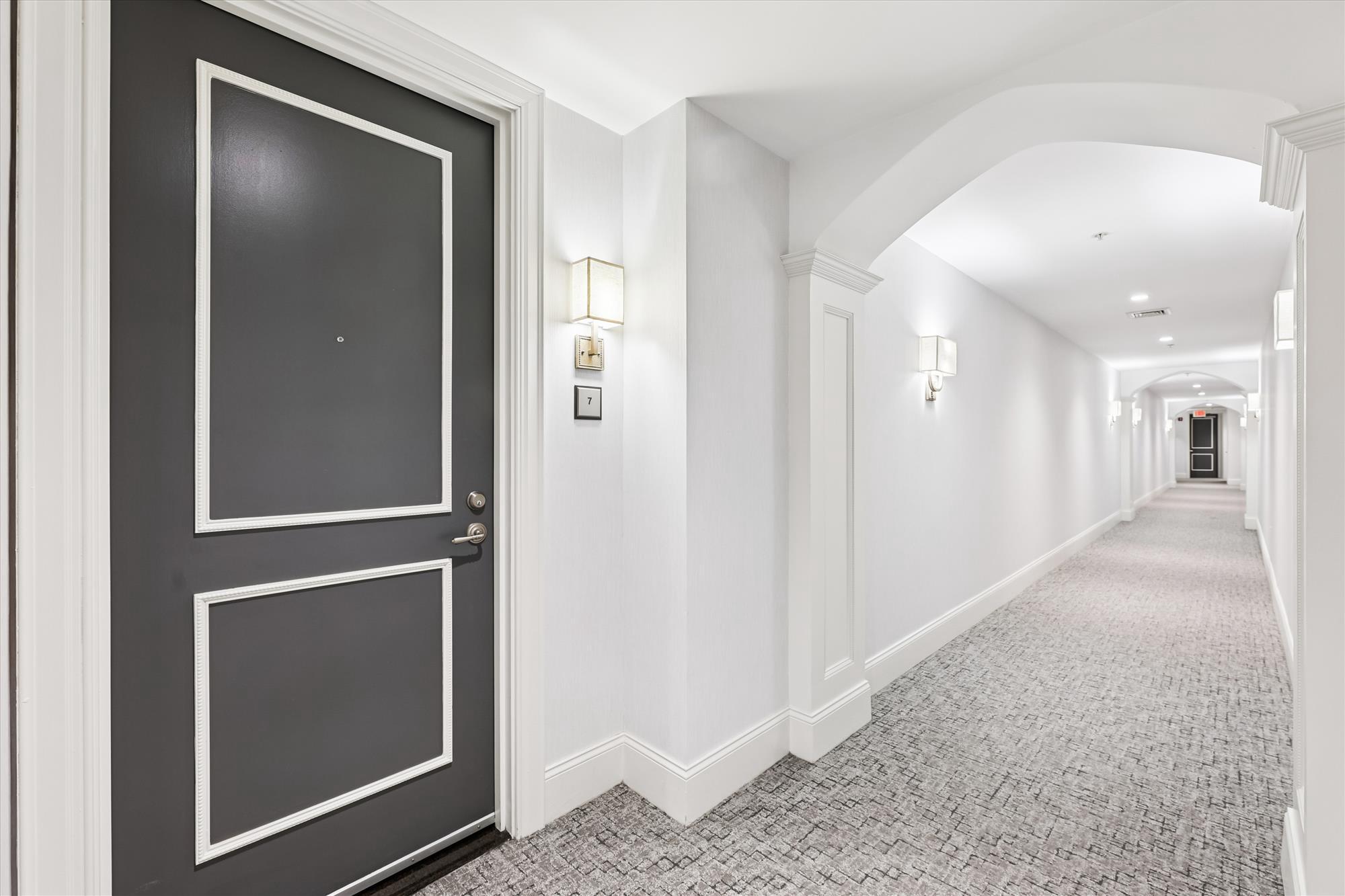2501 Wisconsin Avenue Northwest, Unit 7 Washington, DC 20007 - Photo 6 of 30 Elegant corridor