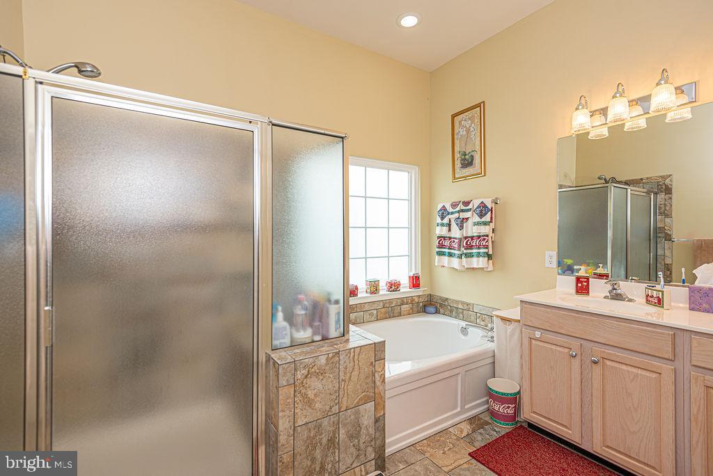 7 Long Point Court Ocean Pines, MD 21811 - Photo 23 of 53 Primary Bath w/soaking tub & walk in shower