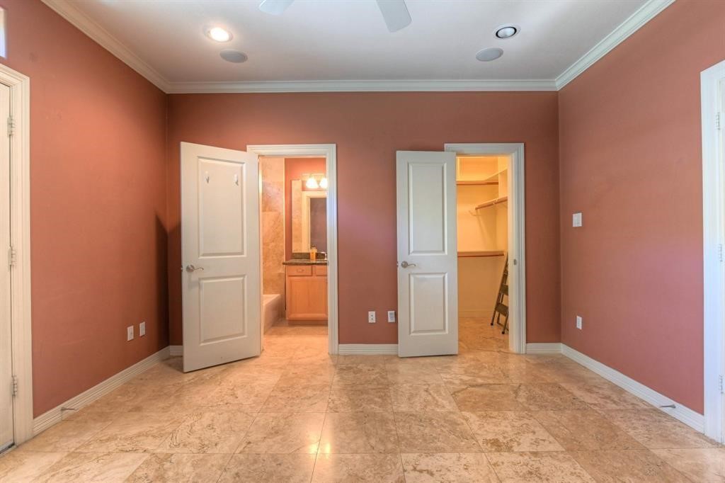 2406 Wroxton Road Houston, TX 77005 - Photo 10 of 28 Gallery Image 10