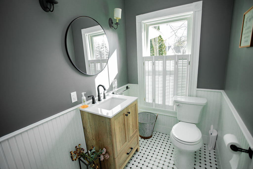 19 Pleasant Street, Unit A Rangeley, ME 04970 - Photo 14 of 34 AF6A2842