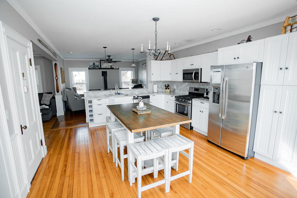 19 Pleasant Street, Unit A Rangeley, ME 04970 - Photo 10 of 34 AF6A2832