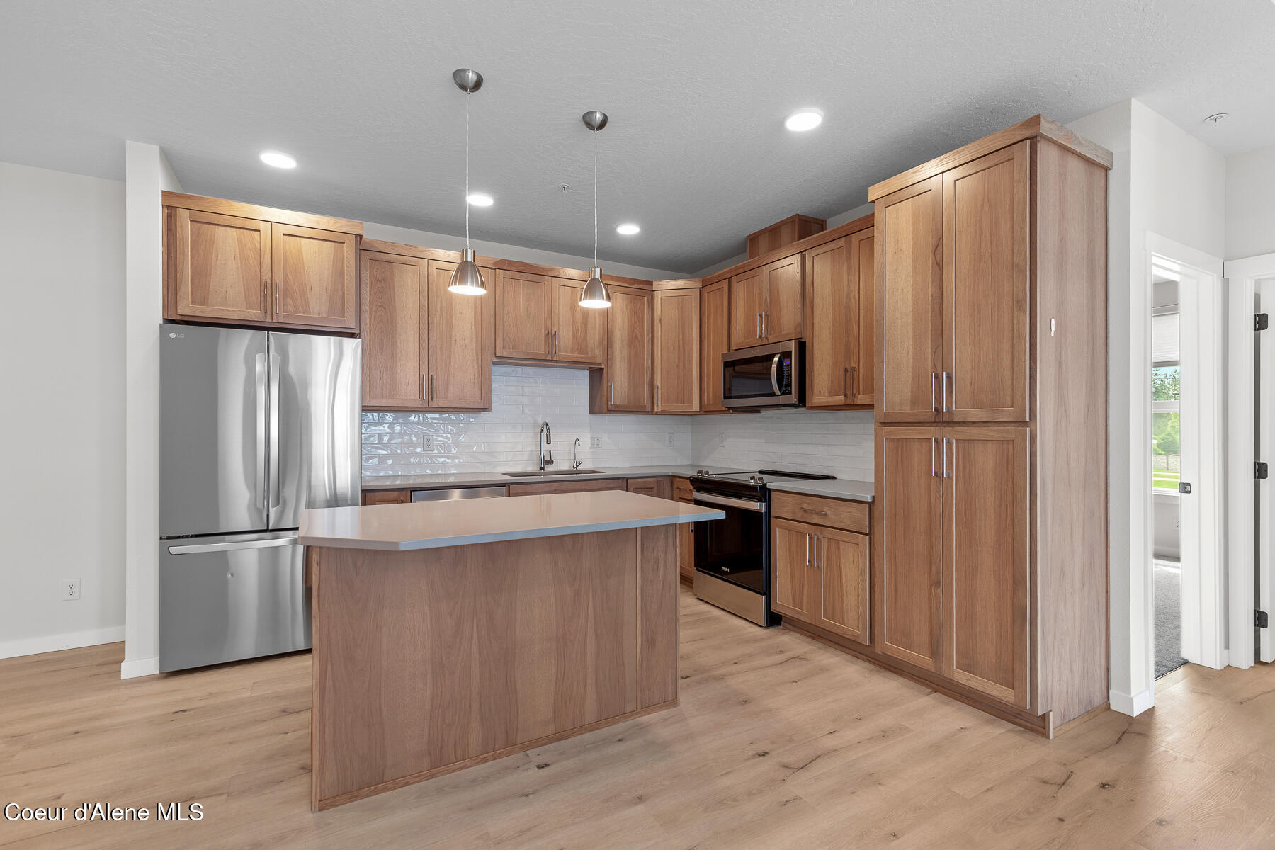 6480 North Atlas Road, Unit 208 Coeur D'Alene, ID 83815 - Photo 2 of 22 6480NAtlasRdUnit208-7