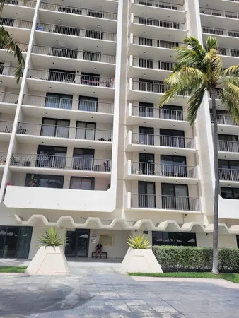 $615,000 | 2625 Collins Avenue, Unit 1601, Miami Beach, FL 33140